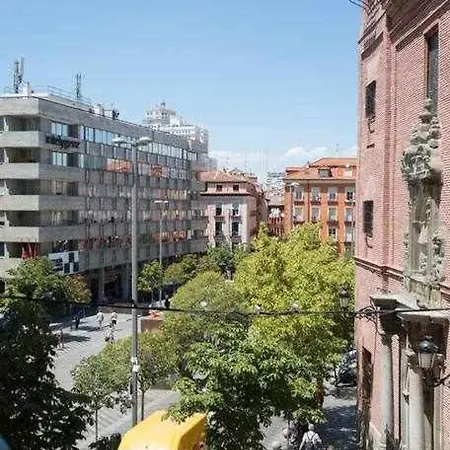 Un Fascinante Estudio En Madrid Centro-2